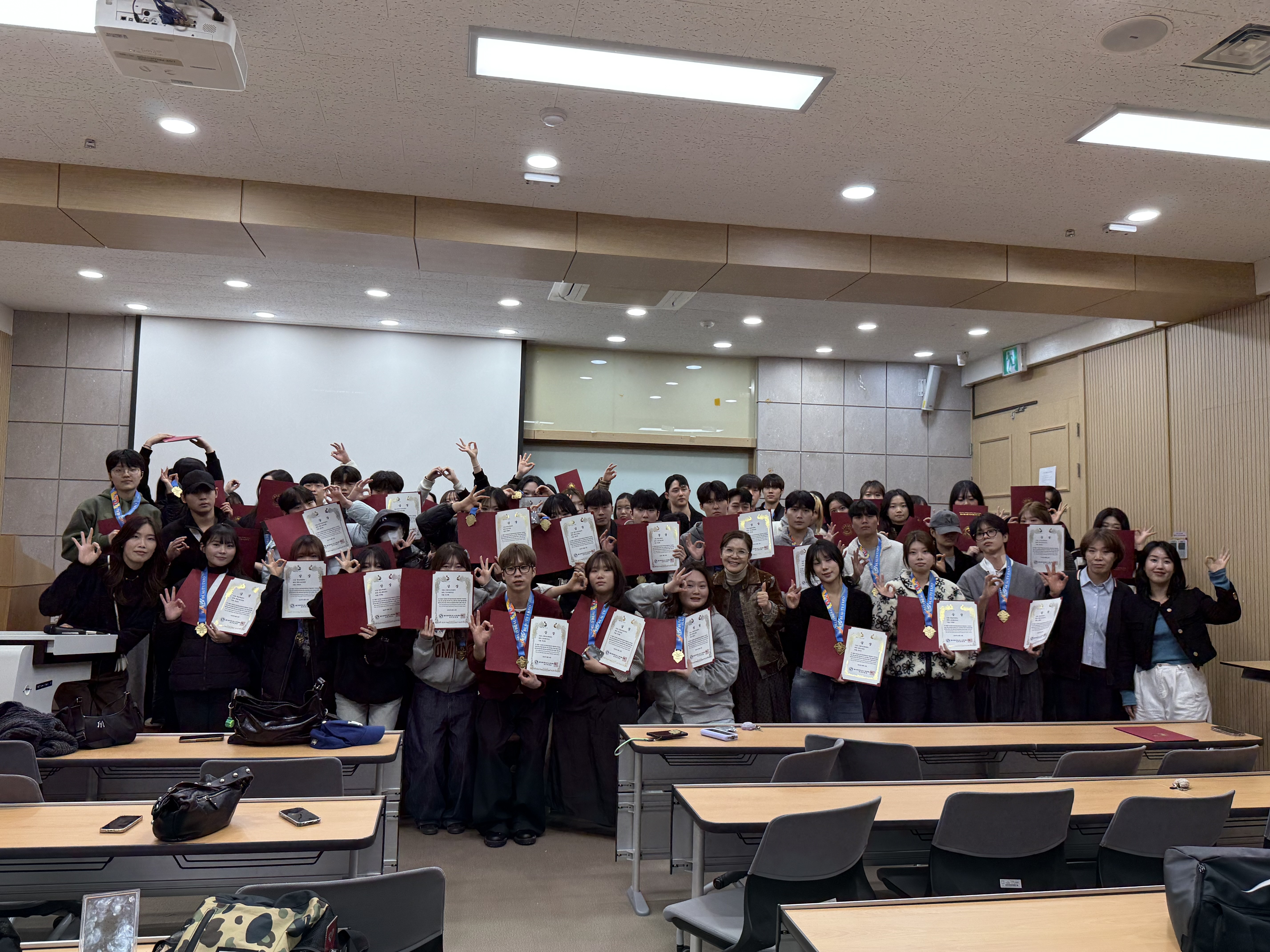  원광보건대학교 미용피부화장품과, ‘제11회 월드뷰티엑스포’서 참가자 전원 수상 쾌거 대표이미지